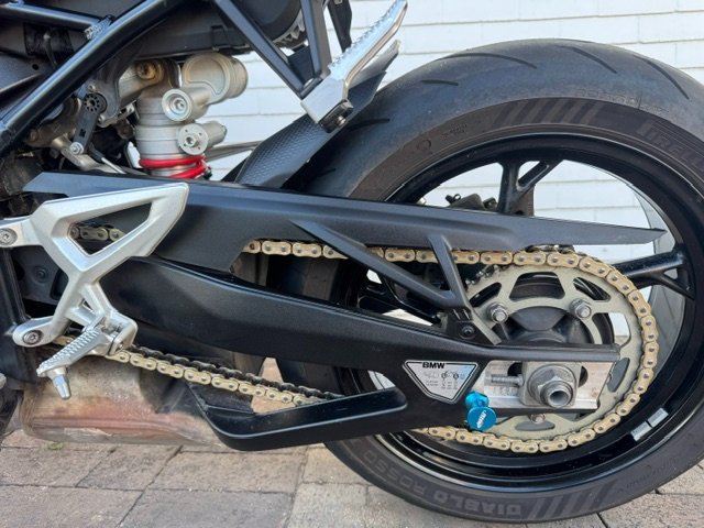 2021 BMW Motorrad S 1000 R RED