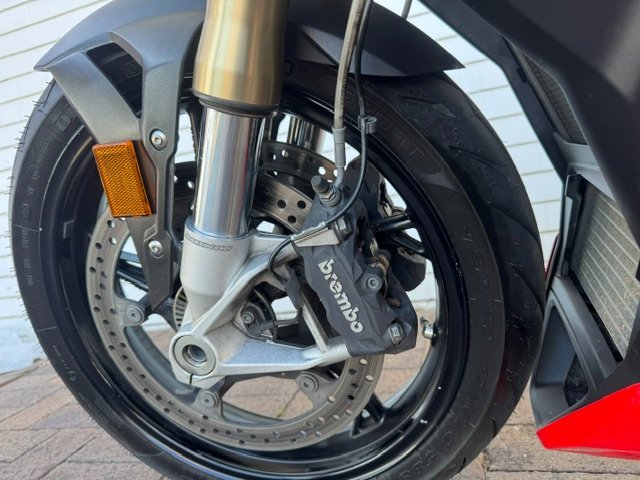 2021 BMW Motorrad S 1000 R RED