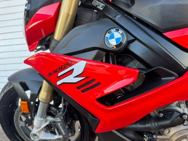 2021 BMW Motorrad S 1000 R RED