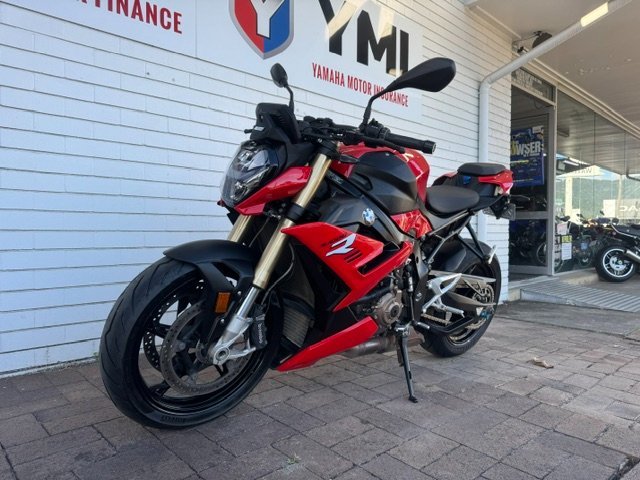 2021 BMW Motorrad S 1000 R RED
