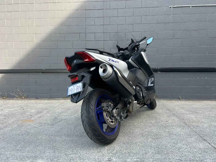 2018 Yamaha TMAX 530 SX WITH ABS (XP530A) SILVER