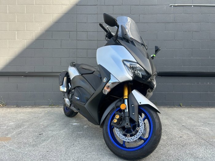 2018 Yamaha TMAX 530 SX WITH ABS (XP530A) SILVER