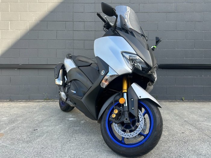 2018 Yamaha TMAX 530 SX WITH ABS (XP530A) SILVER