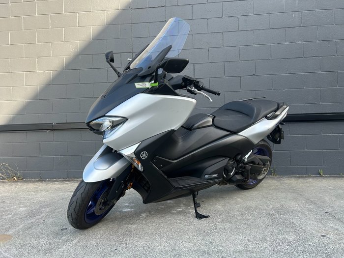 2018 Yamaha TMAX 530 SX WITH ABS (XP530A) SILVER