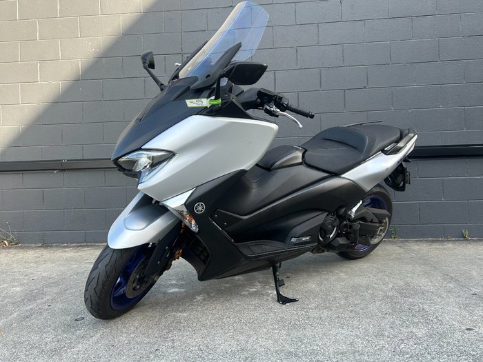 2018 Yamaha TMAX 530 SX WITH ABS (XP530A) SILVER