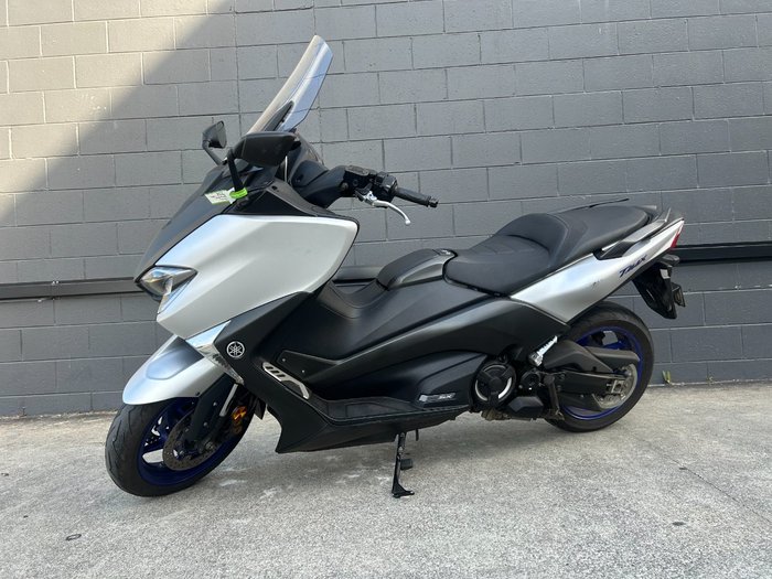2018 Yamaha TMAX 530 SX WITH ABS (XP530A) SILVER