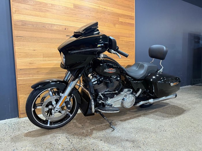 2024 Harley-Davidson Street Glide 117 (FLHX)
