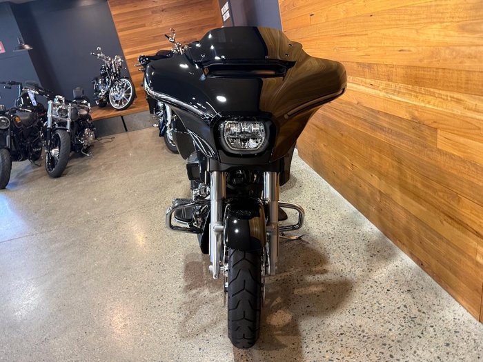 2024 Harley-Davidson Street Glide 117 (FLHX)