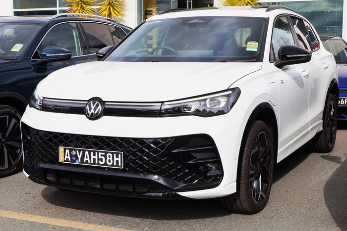 2026 Volkswagen Tiguan 200TSI eHybrid R-Line