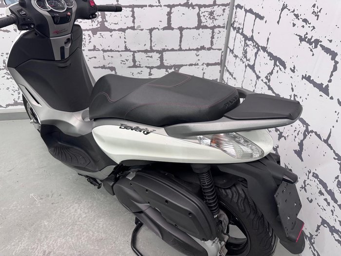 2014 Piaggio Beverly 350 (BV 350) Beverly White