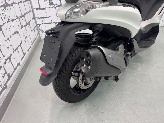 2014 Piaggio Beverly 350 (BV 350) Beverly White