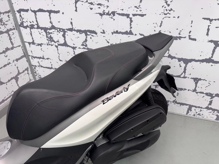 2014 Piaggio Beverly 350 (BV 350) Beverly White