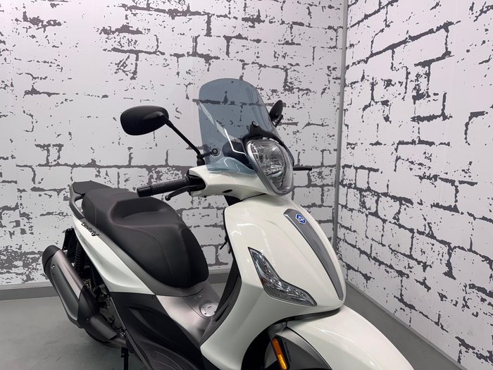 2014 Piaggio Beverly 350 (BV 350) Beverly White