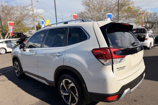 2022 SUBARU FORESTER HYBRID S (AWD)