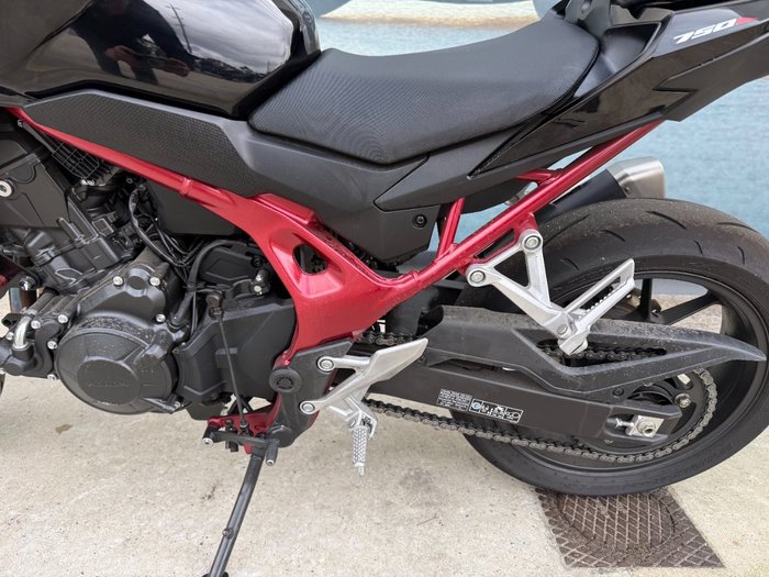 2024 Honda CB750 (HORNET) Black