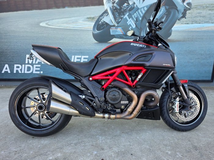 2015 DUCATI