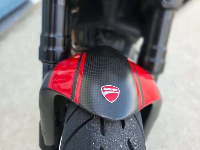 2015 DUCATI DIAVEL CARBON Black