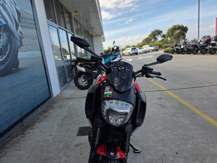2015 DUCATI DIAVEL CARBON Black