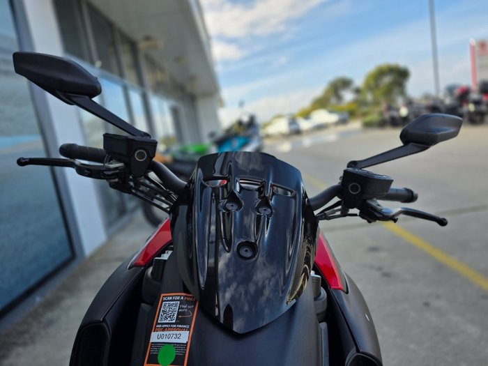 2015 DUCATI DIAVEL CARBON Black