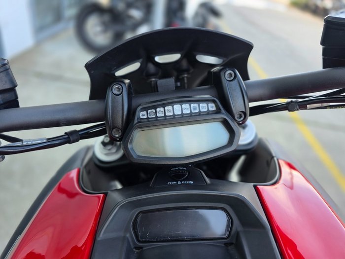 2015 DUCATI DIAVEL CARBON Black