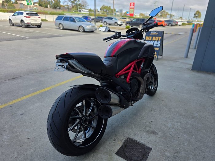 2015 DUCATI DIAVEL CARBON Black