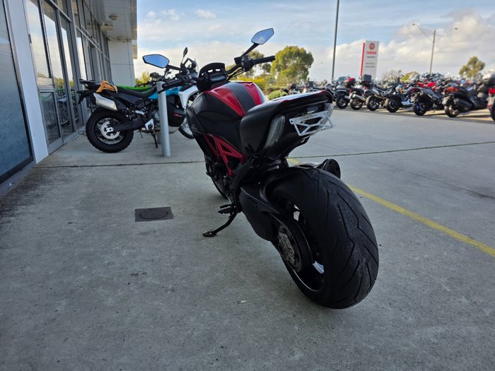 2015 DUCATI DIAVEL CARBON Black