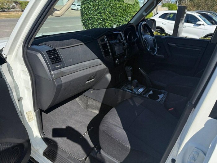 2015 Mitsubishi Pajero GLX