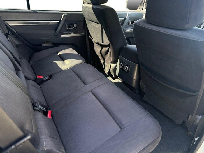 2015 Mitsubishi Pajero GLX