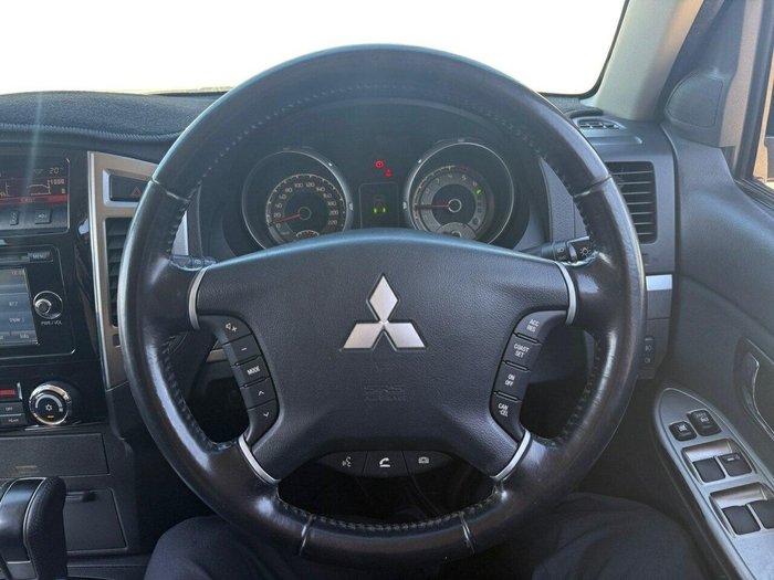 2015 Mitsubishi Pajero GLX