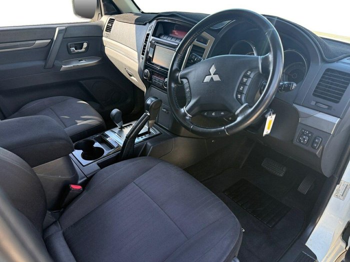 2015 Mitsubishi Pajero GLX