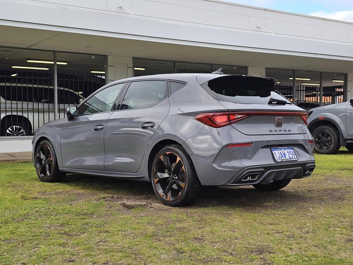 2024 CUPRA Leon V Tribe Edition