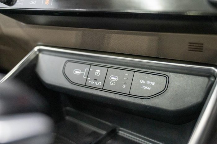 2024 Kia Carnival GT-Line Lite