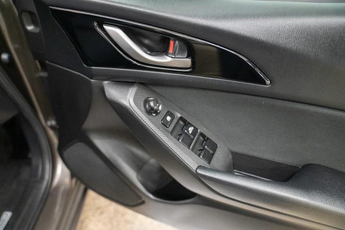 2015 Mazda 3 Maxx