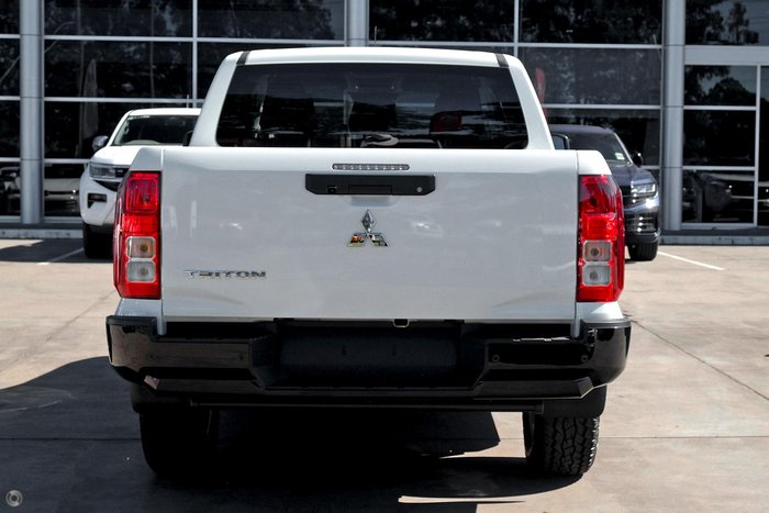 2026 Mitsubishi Triton GLX+