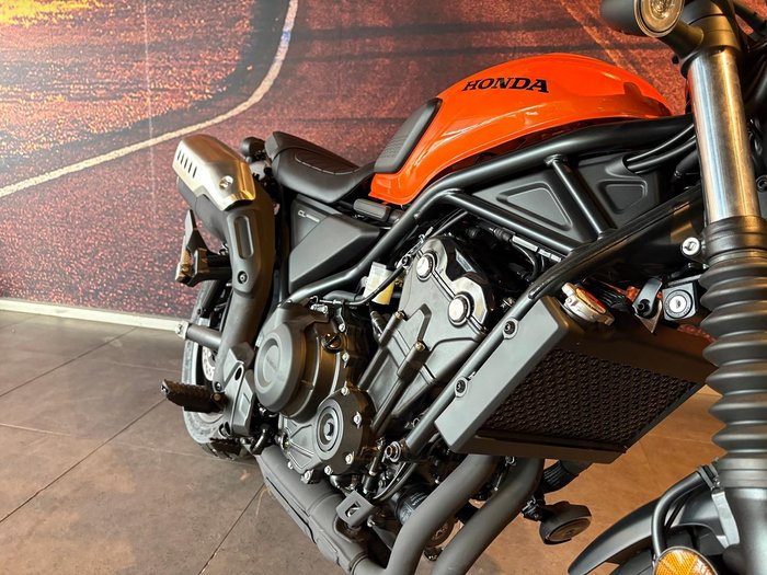 2025 Honda CB650R E-Clutch CB Red