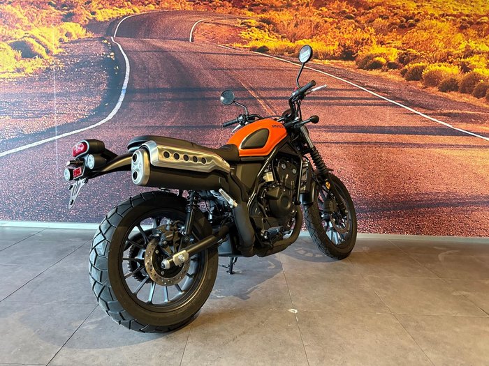 2025 Honda CB650R E-Clutch CB Red