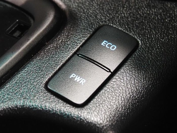 2024 Toyota Hilux SR