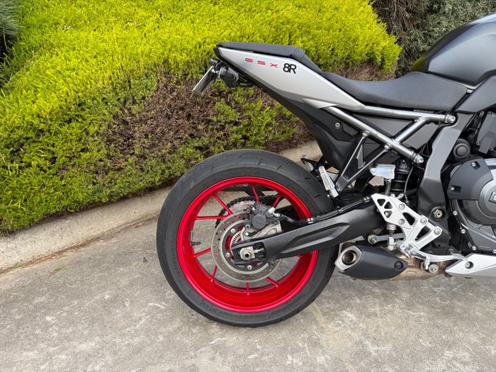 2025 Suzuki GSX-8R (GSX800FRQ)