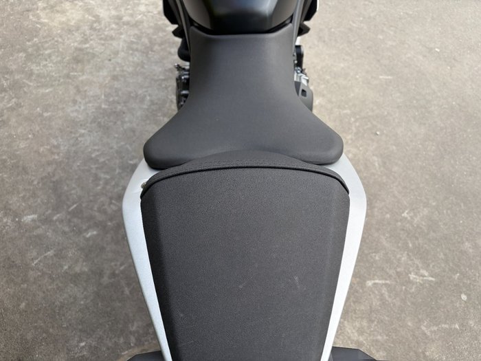 2025 Suzuki GSX-8R (GSX800FRQ)