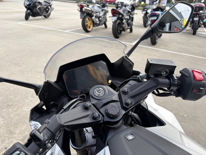 2025 Suzuki GSX-8R (GSX800FRQ)