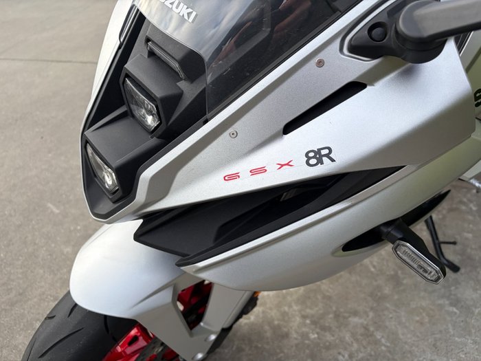2025 Suzuki GSX-8R (GSX800FRQ)