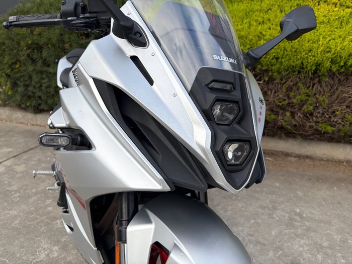2025 Suzuki GSX-8R (GSX800FRQ)