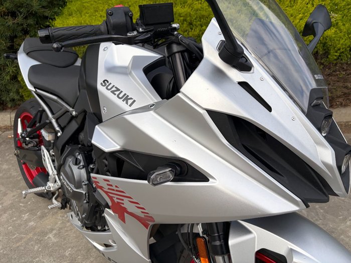 2025 Suzuki GSX-8R (GSX800FRQ)
