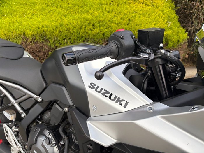 2025 Suzuki GSX-8R (GSX800FRQ)