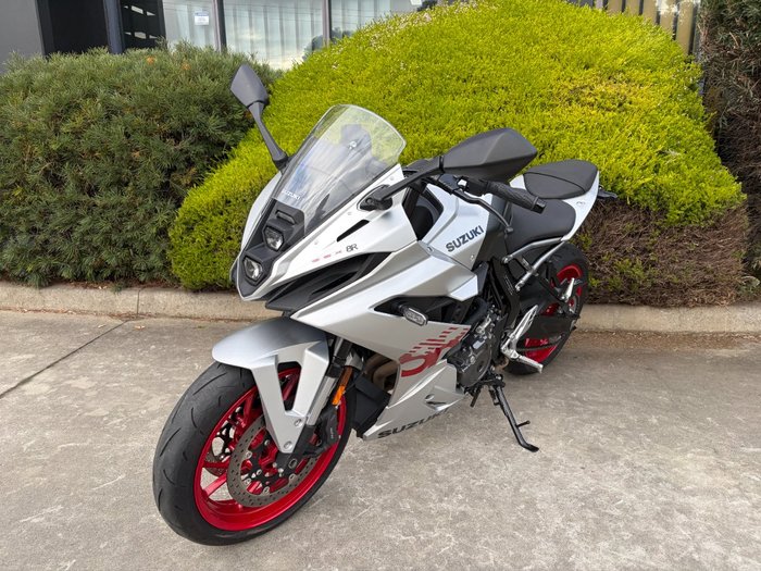 2025 Suzuki GSX-8R (GSX800FRQ)
