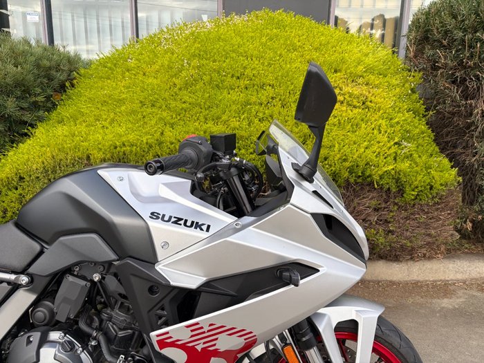 2025 Suzuki GSX-8R (GSX800FRQ)
