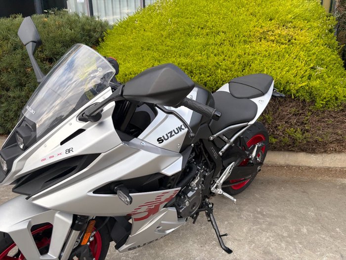 2025 Suzuki GSX-8R (GSX800FRQ)