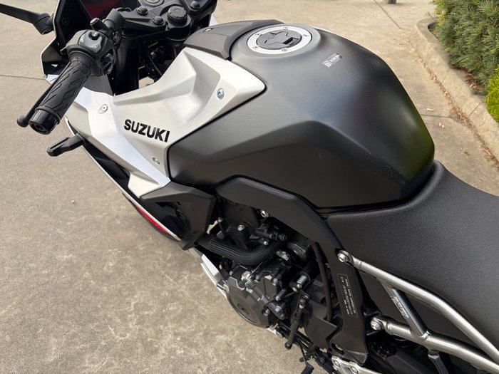 2025 Suzuki GSX-8R (GSX800FRQ)