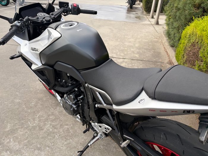 2025 Suzuki GSX-8R (GSX800FRQ)