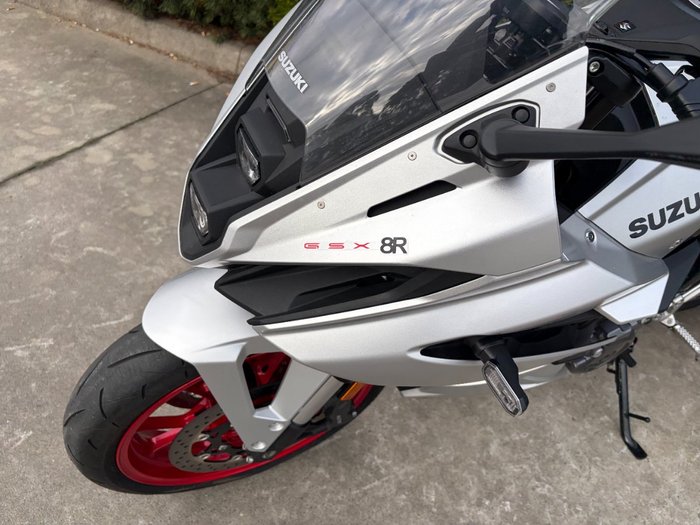 2025 Suzuki GSX-8R (GSX800FRQ)